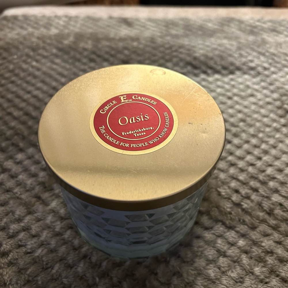17 oz. Circle E Oasis Candle